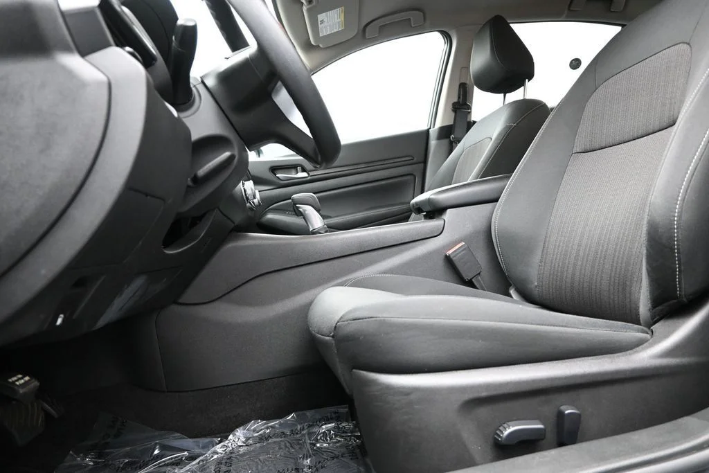 Used 2025 Gray Nissan 2.5 SV image 17