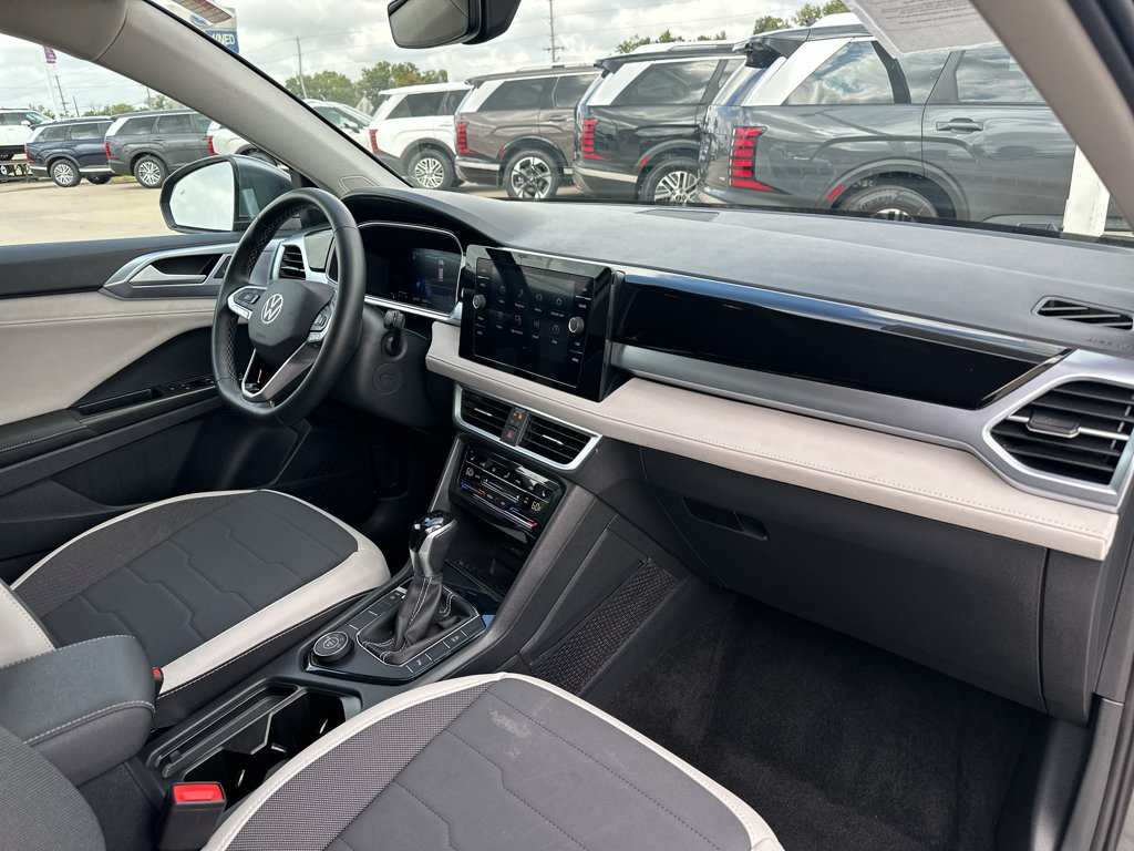 Used 2025 Pyrite Silver Metallic Volkswagen SE 4Motion image 6