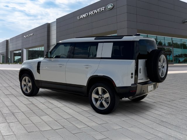 New 2026 Fuji White Land Rover S image 3