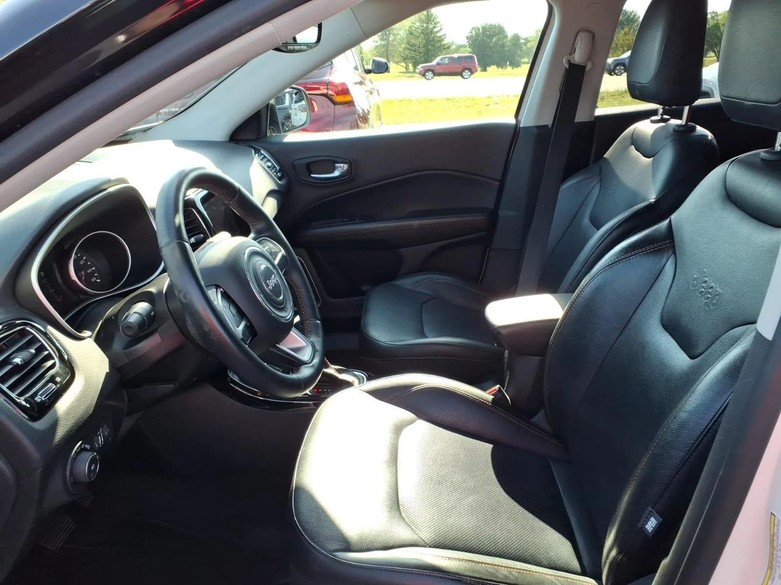 Used 2018 White Clearcoat Jeep Limited image 24