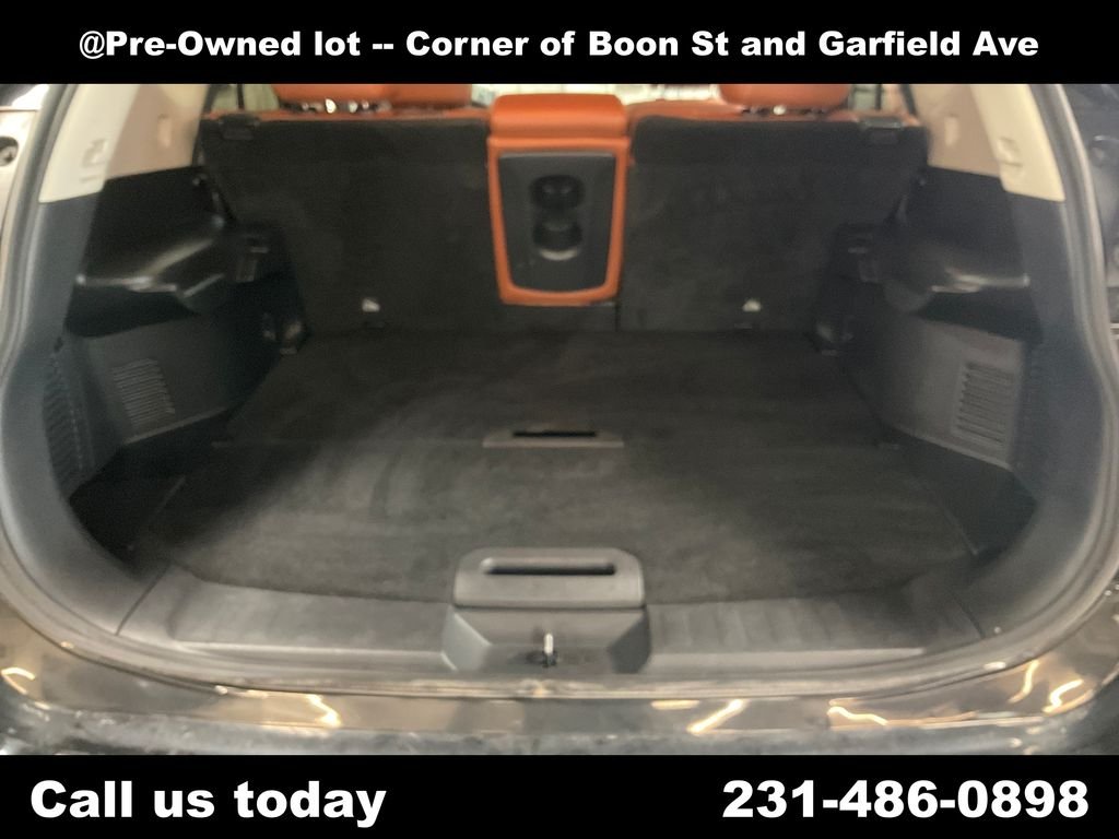 Used 2019  Nissan SL image 27