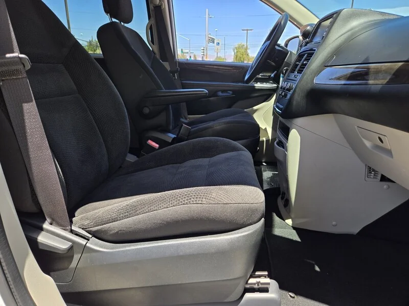 Used 2019 White Knuckle Clearcoat Dodge SE image 12
