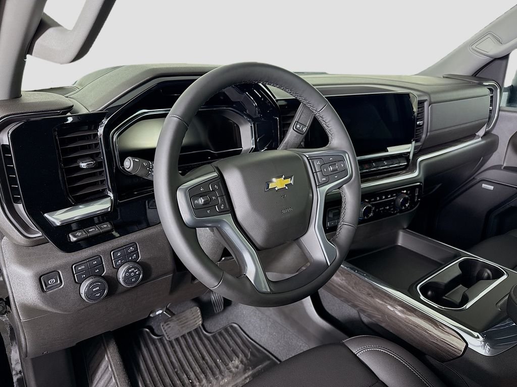 2025 Chevrolet Silverado 2500 HD LTZ - Photo 9