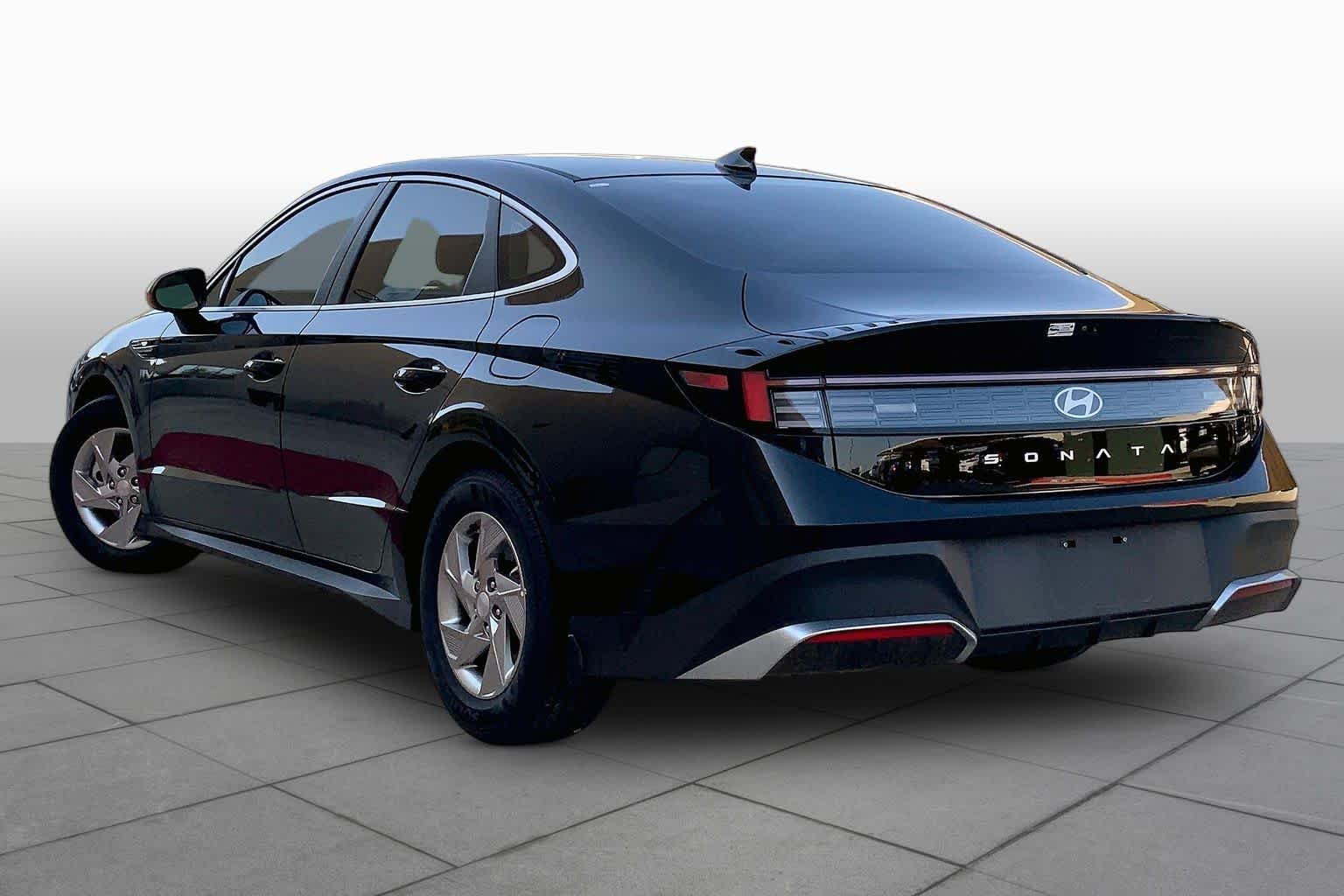 2025 Hyundai Sonata SE - Photo 11
