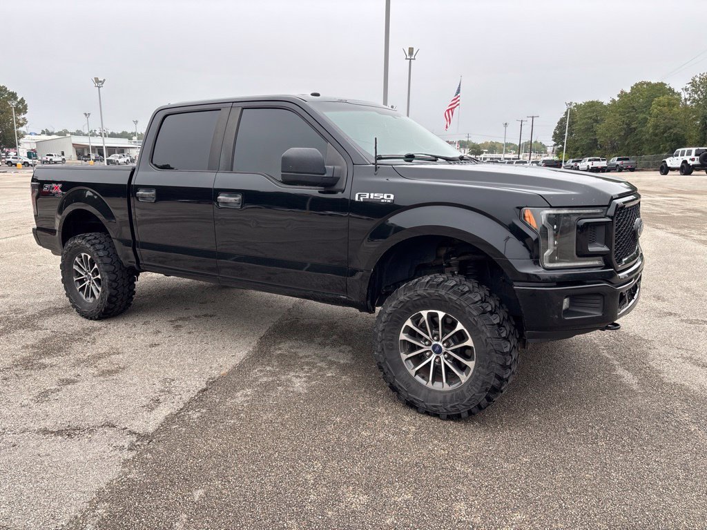Used 2018  Ford XL image 1