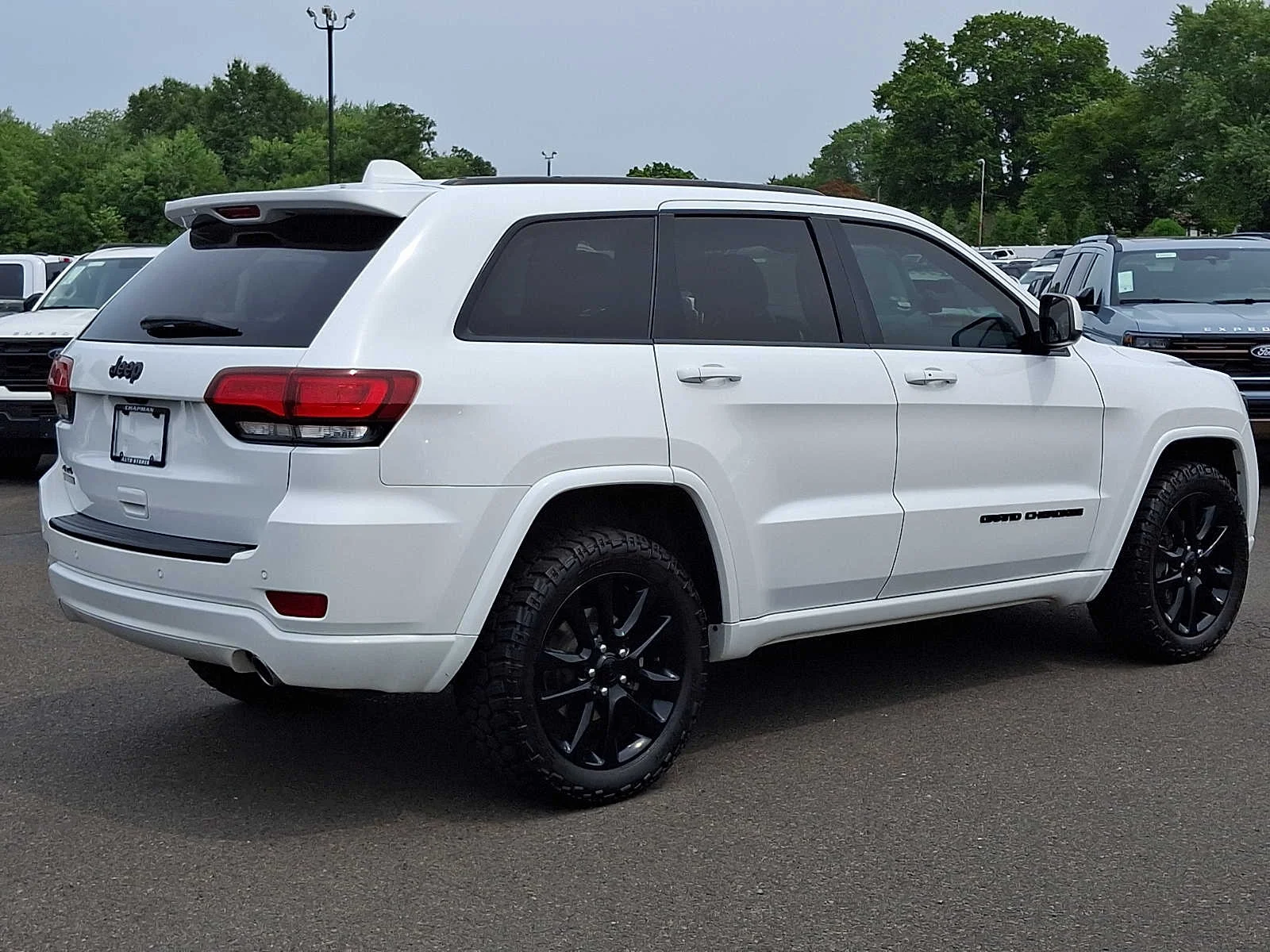 Used 2018 Bright White Clearcoat Jeep Altitude image 6