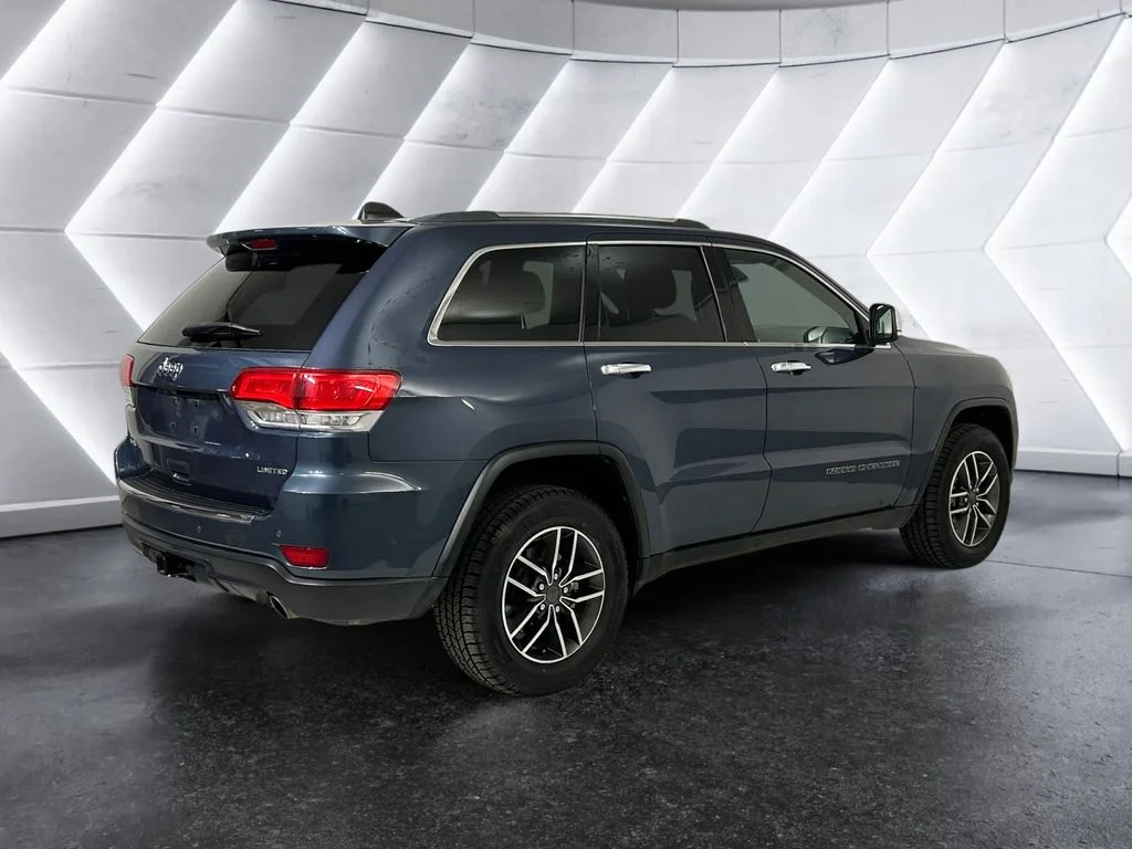 Used 2019 Blue Jeep Limited image 4
