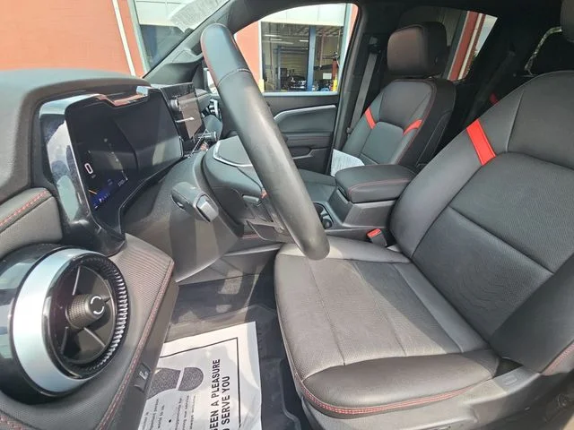 Used 2023 White Chevrolet Z71 image 12