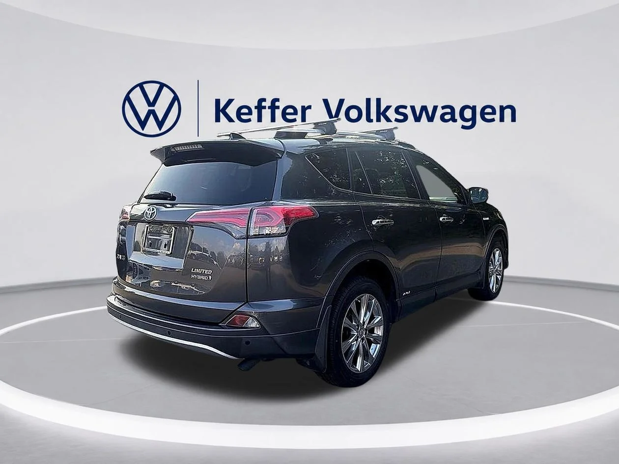 Used 2016 Gray Toyota Limited image 5