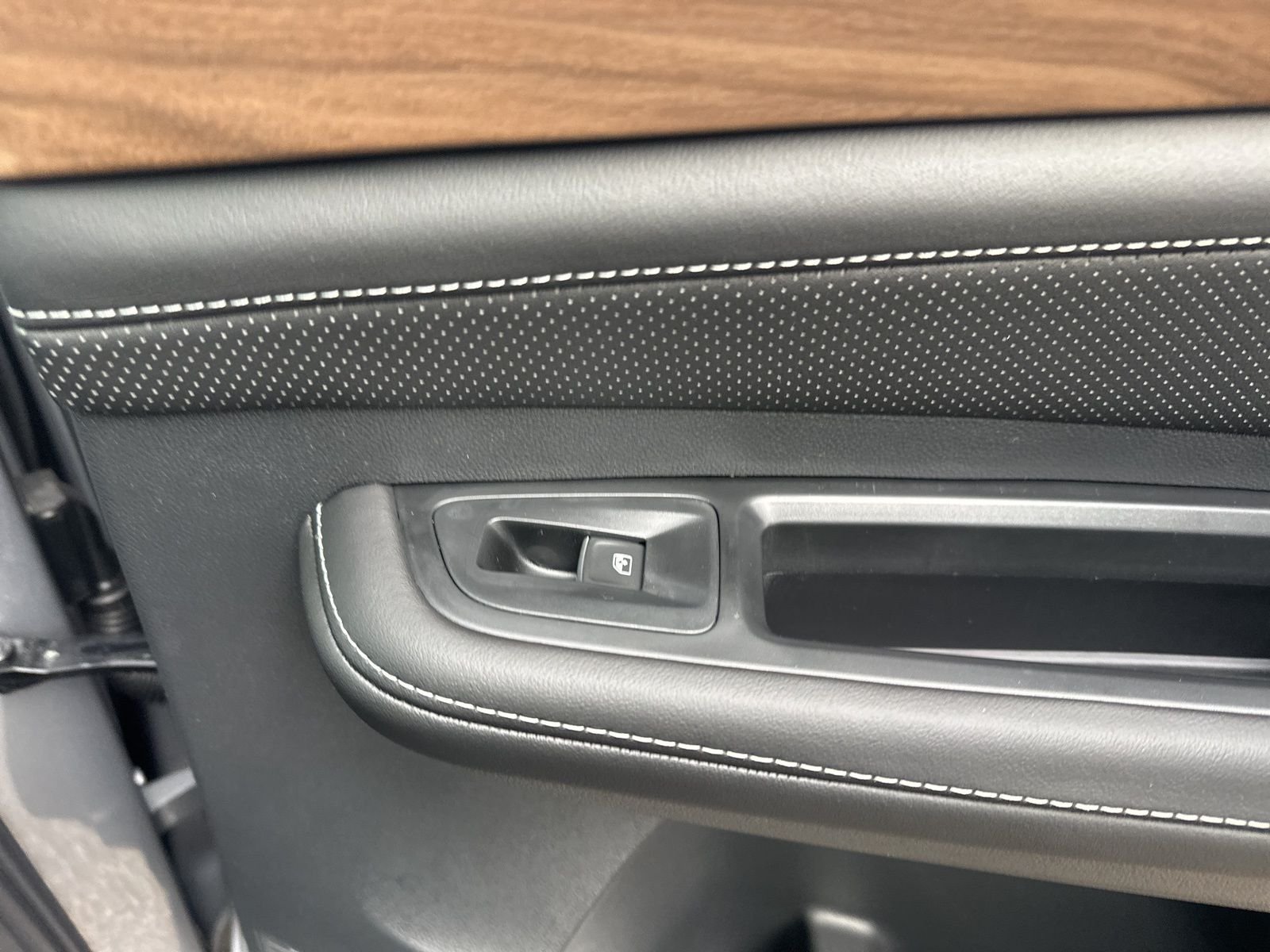 2026 Volkswagen Atlas SE w/Tech - Photo 37