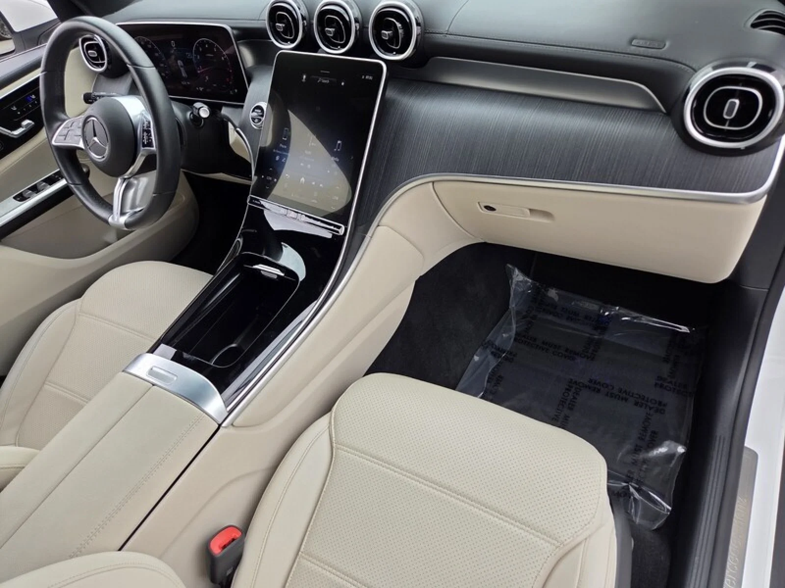 Certified Used 2024 Polar White Mercedes-Benz GLC 300 image 20