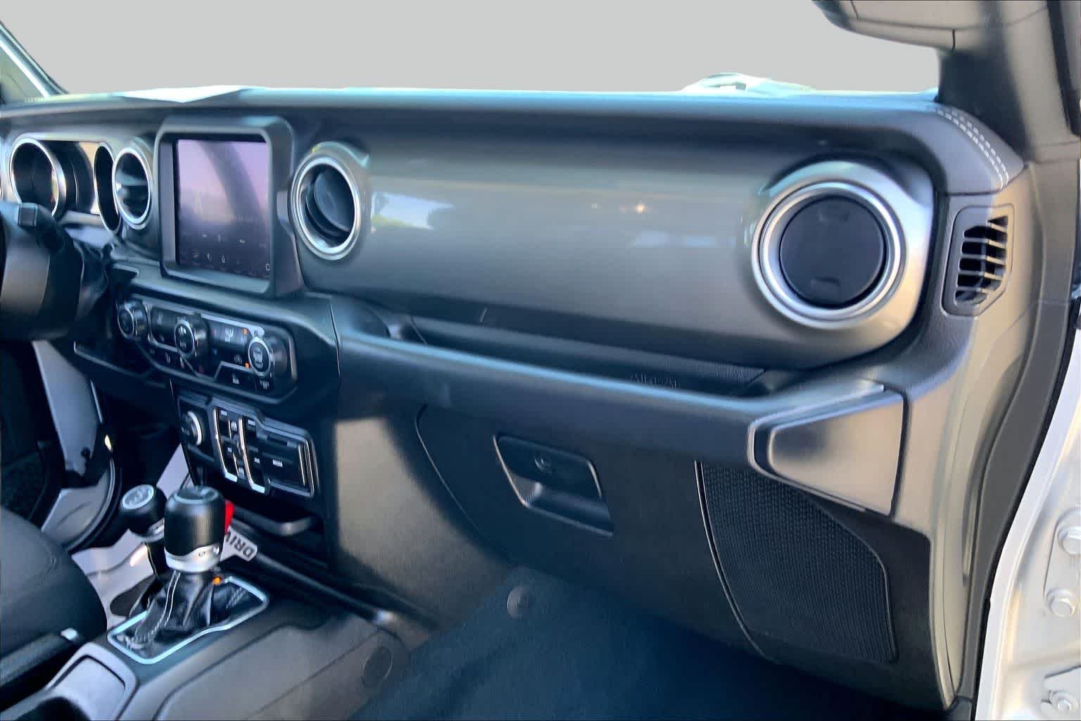 2023 Jeep Gladiator Overland - Photo 16
