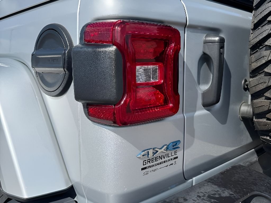 Used 2024 Silver Zynith Clearcoat Jeep Sahara image 30