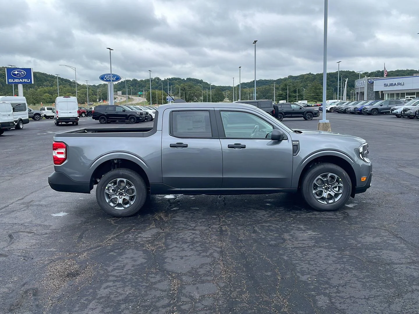 New 2026 Carbonized Gray Metallic Ford XLT image 6