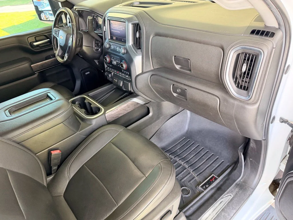 Used 2021 White Chevrolet LTZ image 38