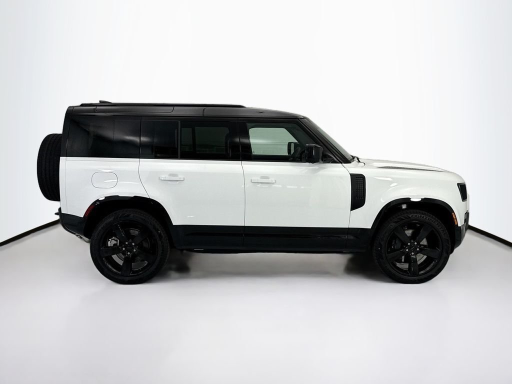 New 2026 Fuji White LAND ROVER X-Dynamic SE image 4