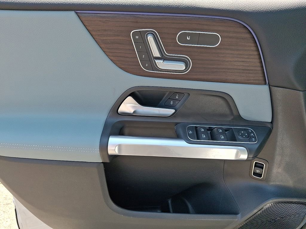 New 2026 Cirrus Silver Metallic Mercedes-Benz GLB 250 image 26