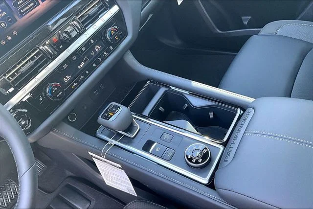 New 2026 Nissan Pathfinder SL 4D Sport Utility