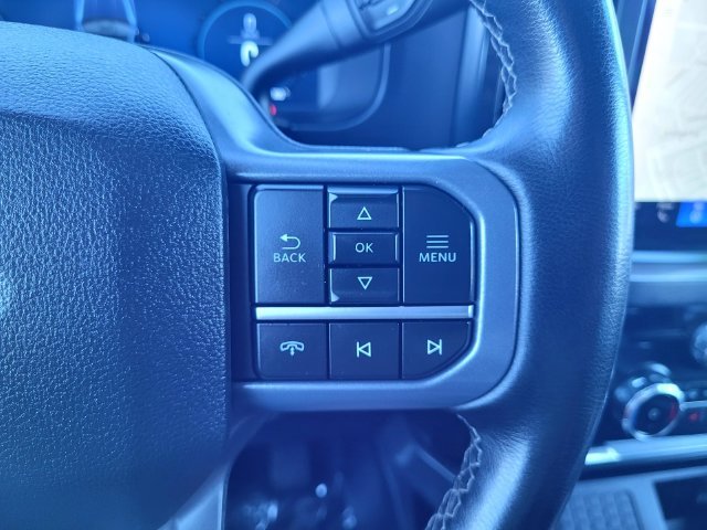 Used 2025  Ford Lariat image 23