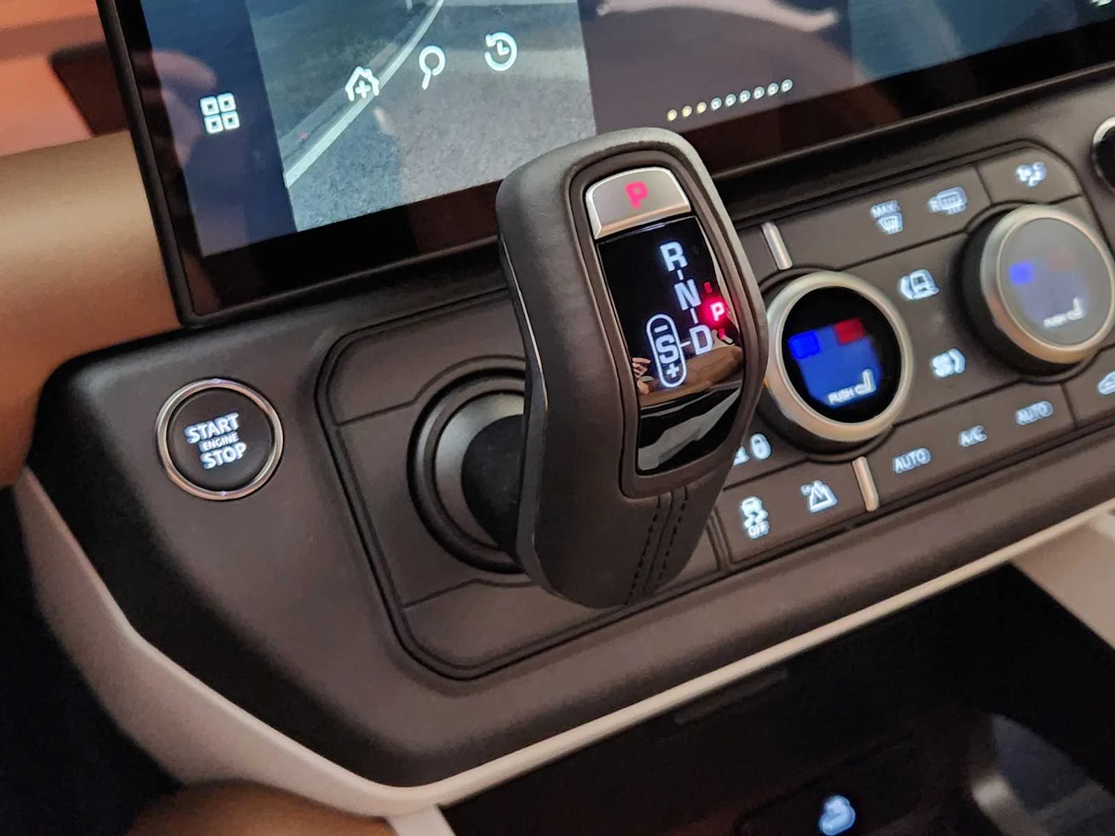 2026 Land Rover Defender X-Dynamic SE - Photo 32