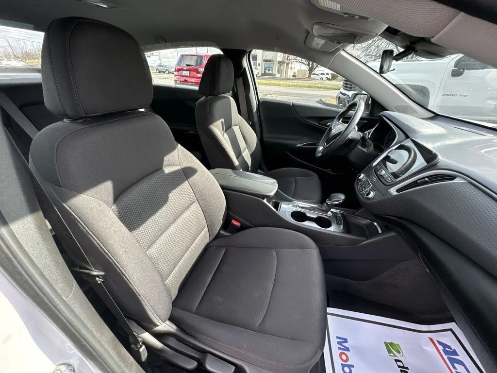 Used 2024 White Chevrolet LT image 24