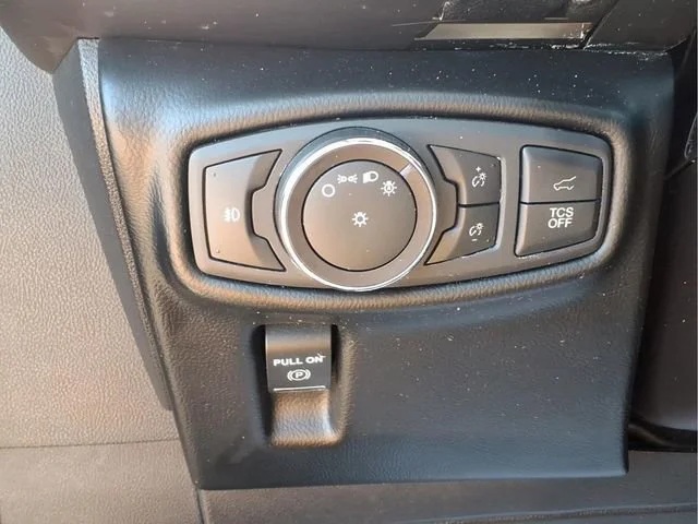 Used 2019  Lincoln Reserve image 15