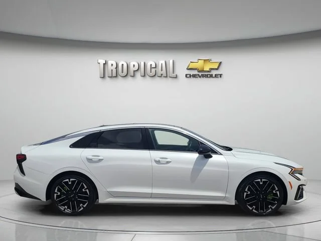 Used 2025  Kia GT image 6