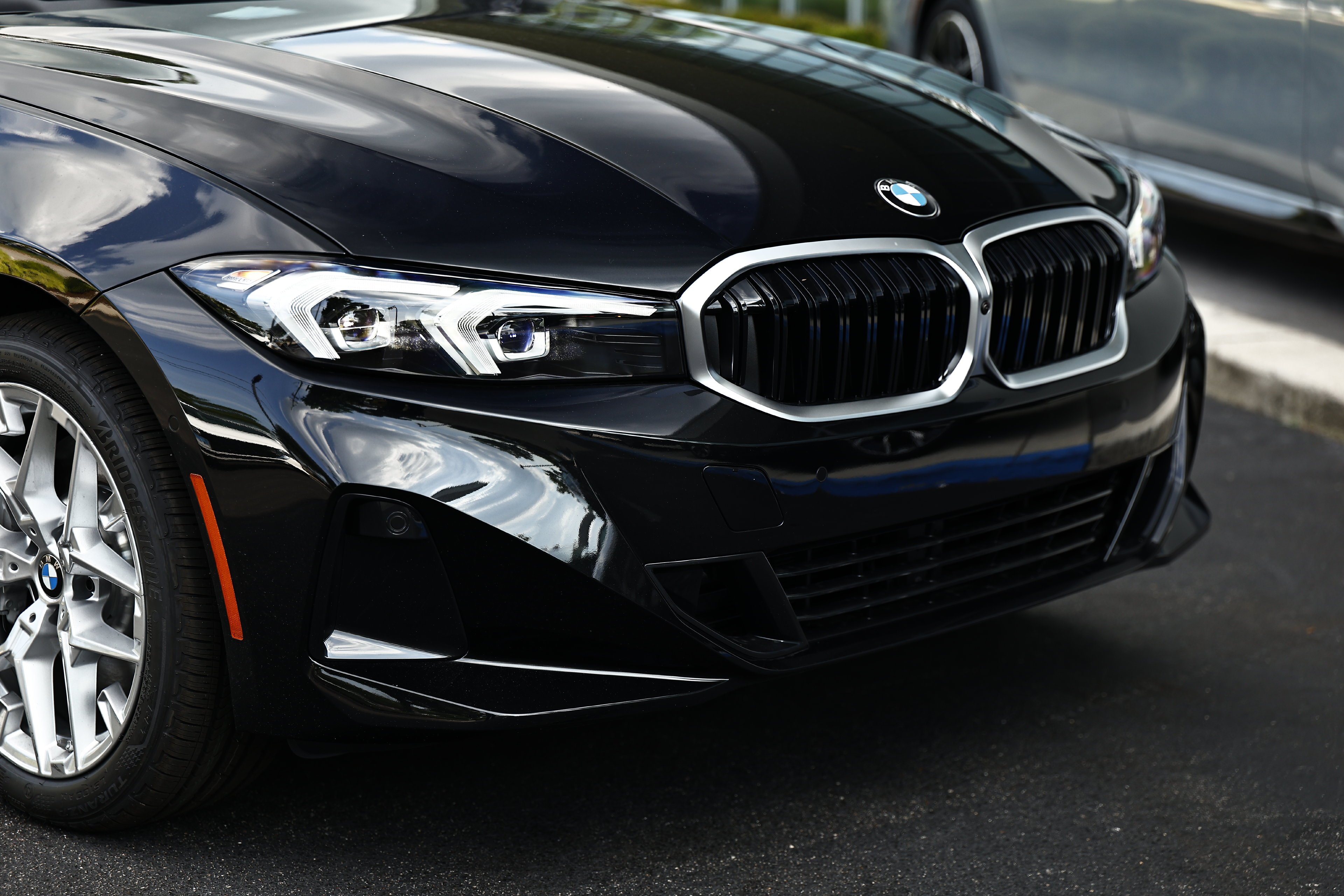 New 2026 Black Sapphire Metallic BMW 330i image 2