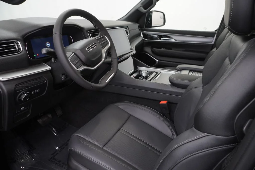 New 2026 High Gloss Black Exterior Paint Jeep Limited Altitude image 16