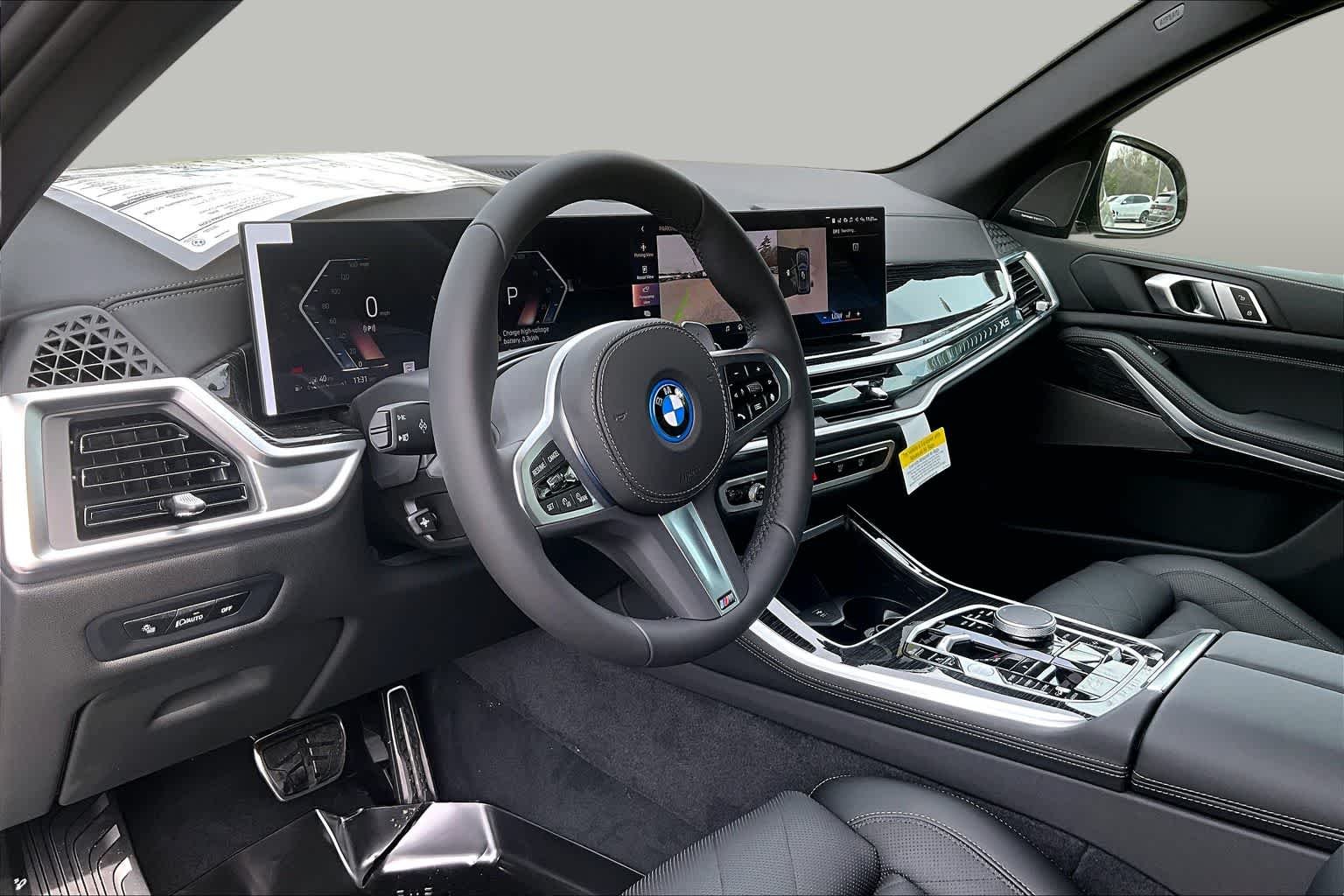 New 2026 Skyscraper Grey Metallic BMW xDrive50e image 9