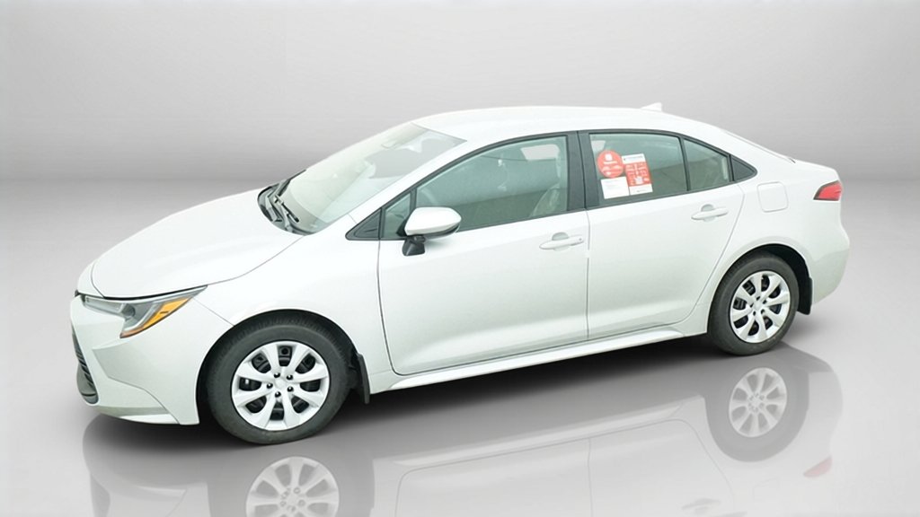 New 2027 Classic Silver Metallic Toyota LE image 3