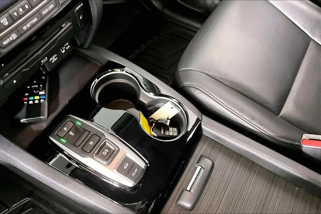 Used 2020  Honda Touring image 17