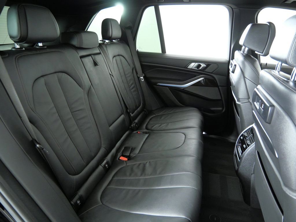 Used 2020 Jet Black BMW xDrive40i image 27