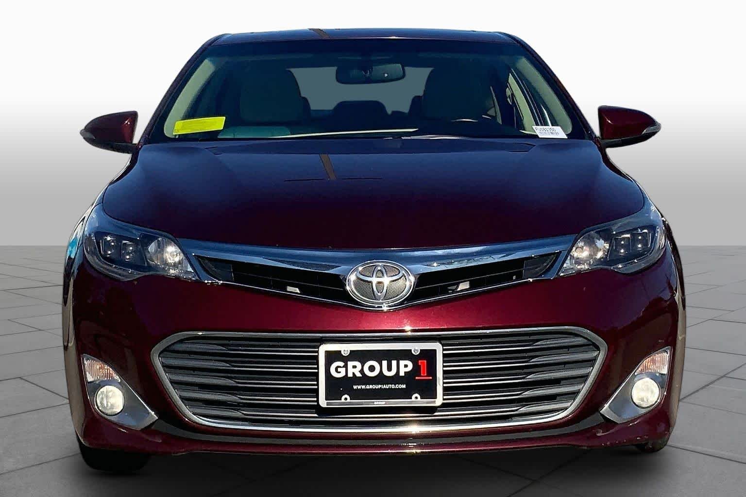 Used 2015 Ooh La La Rouge Mica Toyota XLE Touring image 6
