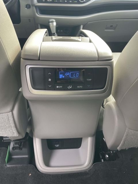 2017 Toyota Highlander XLE - Photo 14