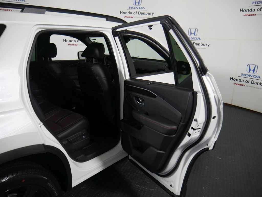 New 2026 Platinum White Pearl Honda Black Edition image 8