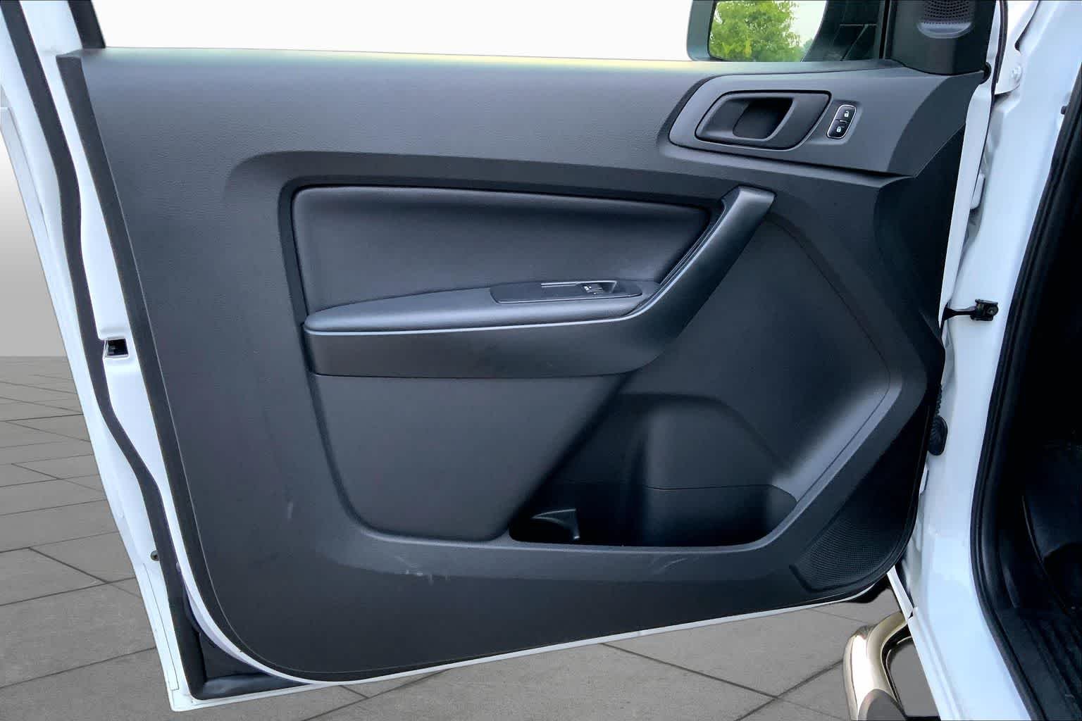 Used 2023 Oxford White Ford XL image 21