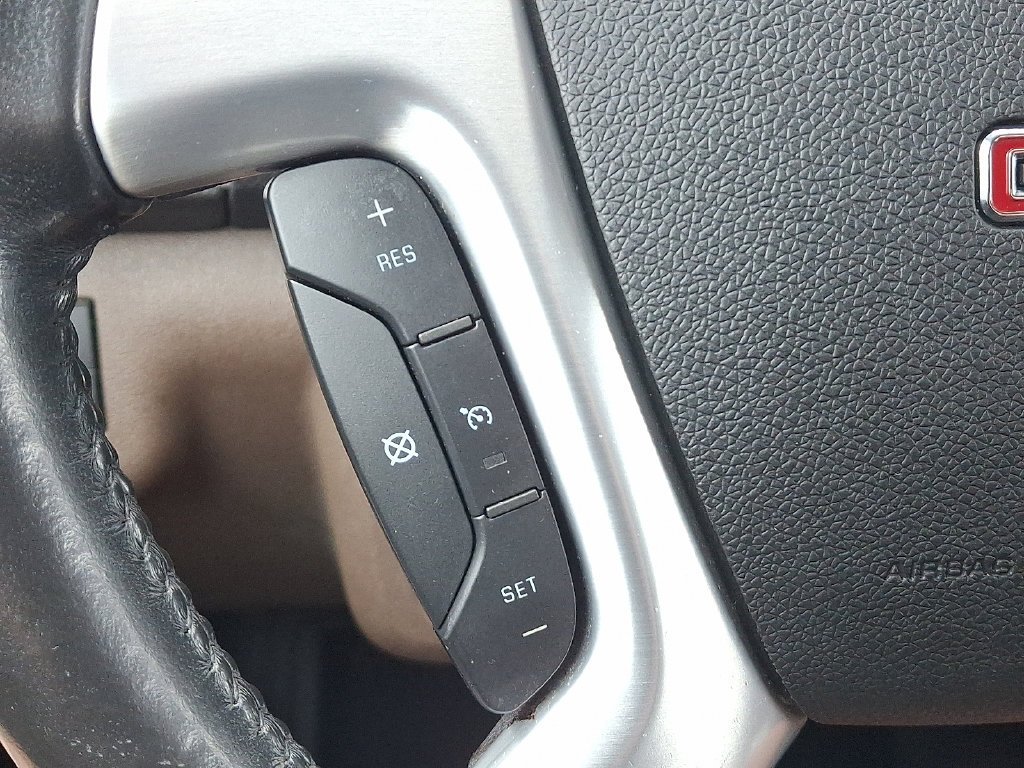 Used 2014 White Diamond Tricoat GMC SLT image 22