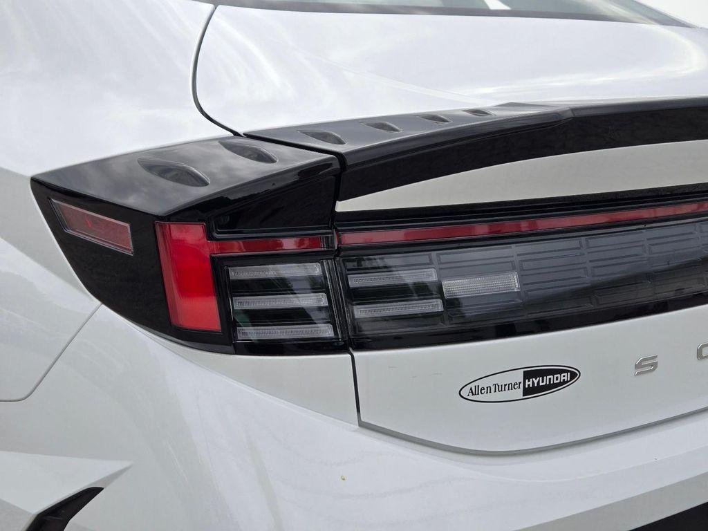New 2026 White Hyundai SE image 9