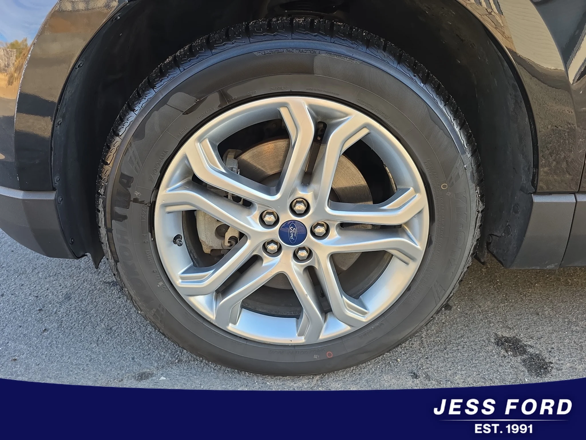 Used 2018 Shadow Black Ford Titanium image 9