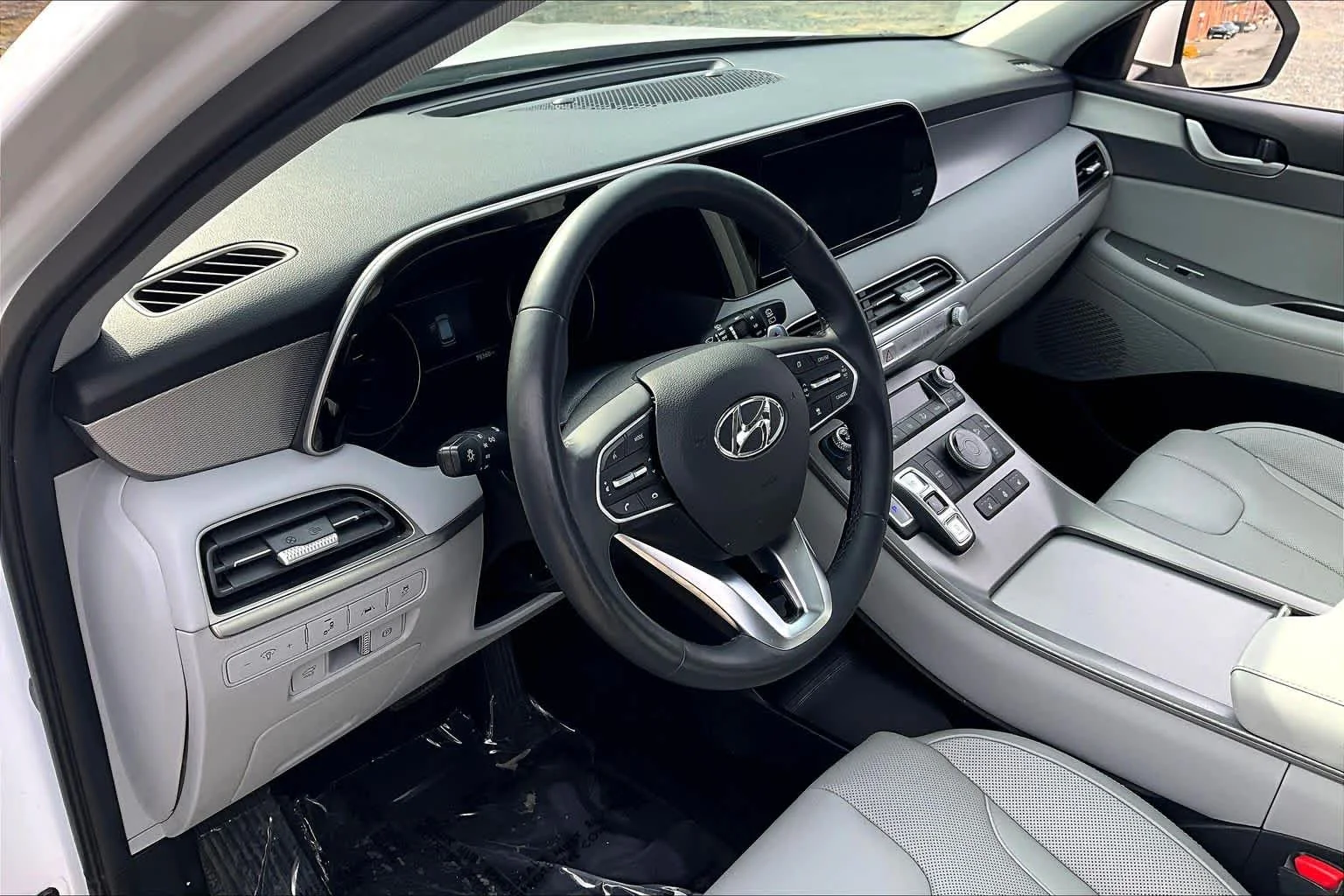 Used 2020 Hyper White Hyundai SEL image 18
