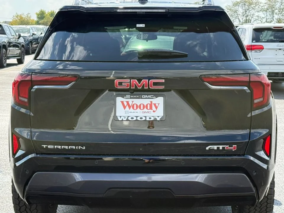 2026 GMC Terrain AT4 - Photo 9