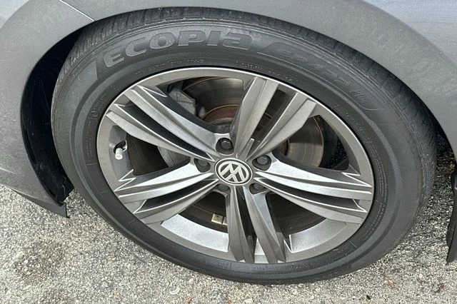 Used 2020 Gray Volkswagen R-Line image 4