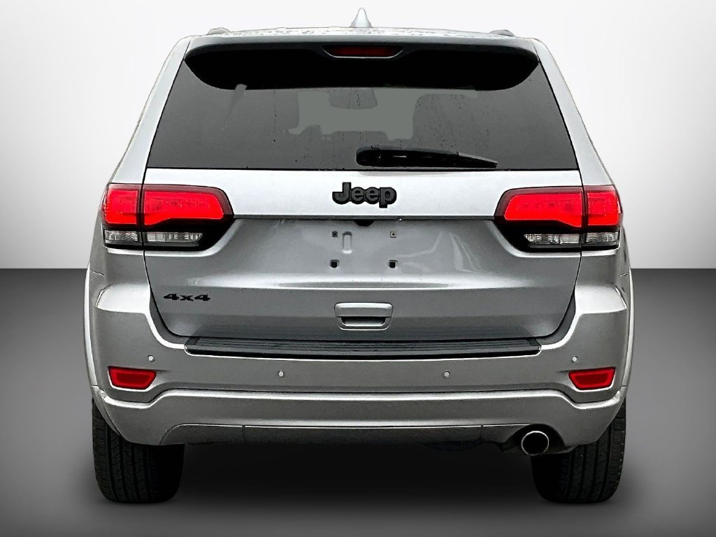 Used 2020 Silver Jeep Altitude image 5