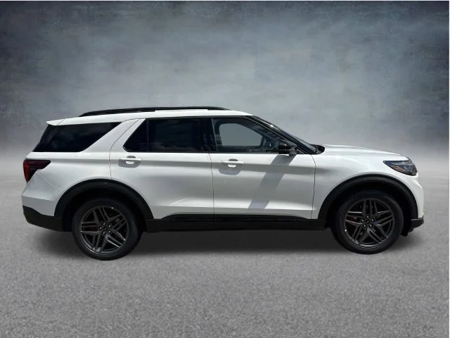 New 2026 Star White Metallic Tri-Coat Ford ST image 9