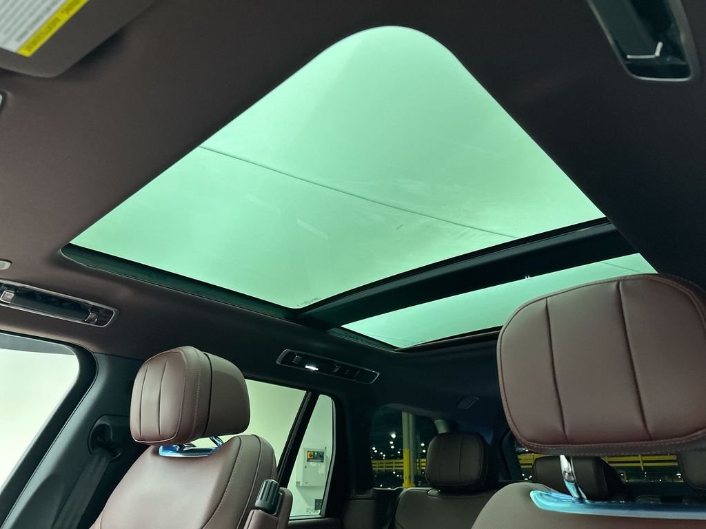 New 2026 Fuji White Land Rover SE image 11