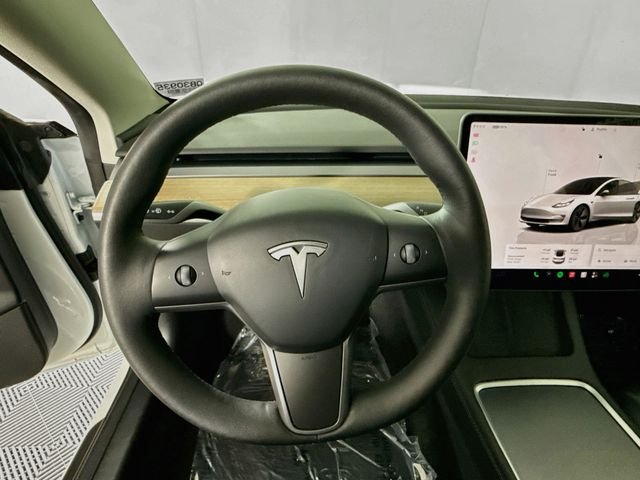 Used 2022 White Tesla Long Range image 10