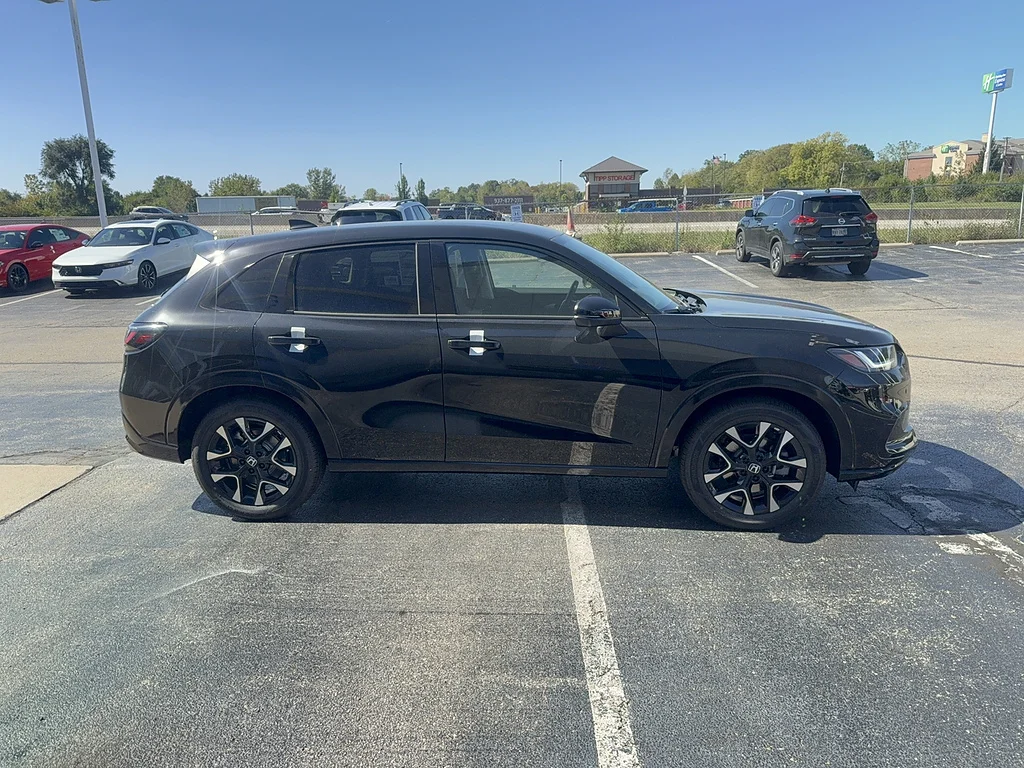 2027 Honda HR-V EX-L, photo 3 of 12