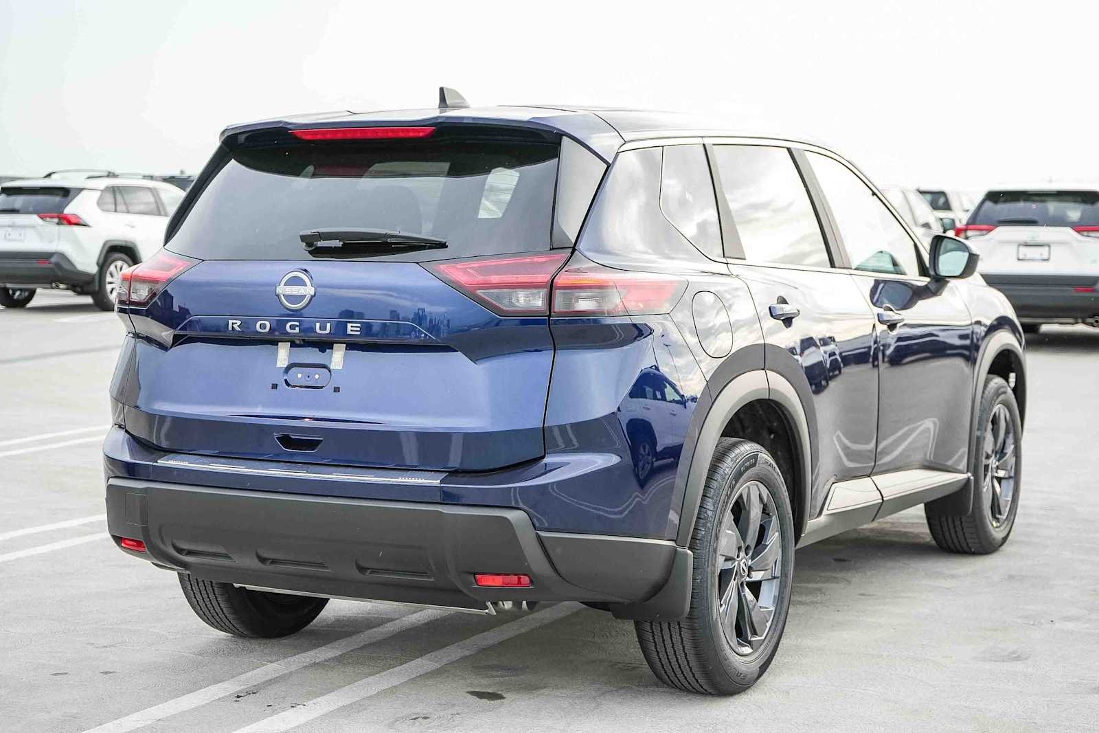 New 2026 Deep Ocean Blue Pearl Nissan SV image 6