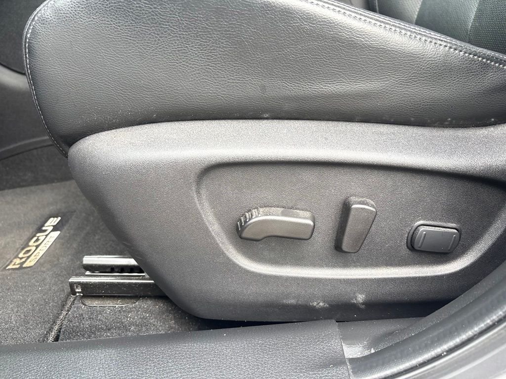 Certified Used 2022 Gray Nissan SL image 16